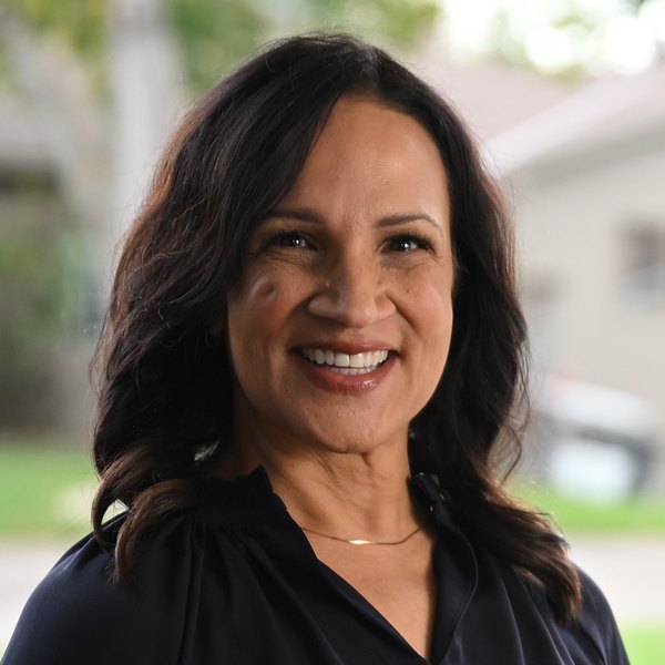 Lisa Demuth